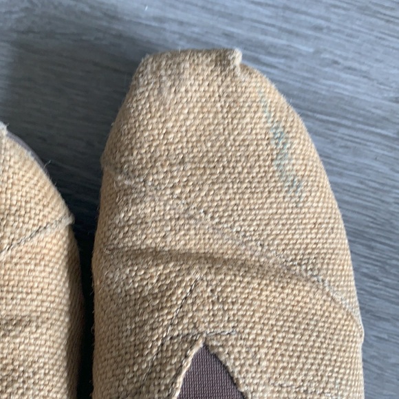 Toms - Picture 2 of 7